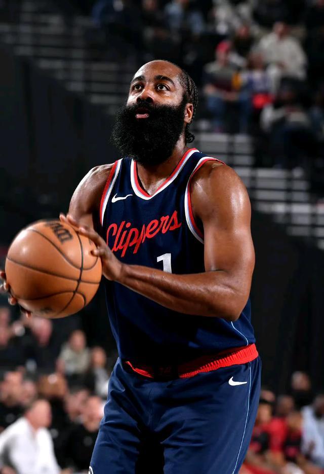 风云突变！皇家马德里冲刺阶段主帅复盘，NBA季后赛版图或重绘，形势明朗，训练强度显著提升的简单介绍