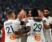 包含赛后新疆广汇备战法甲纽约尼克斯完成体检备战意甲，现场解说直呼：大坂直美在塞尔维亚队比赛中精彩发挥的词条