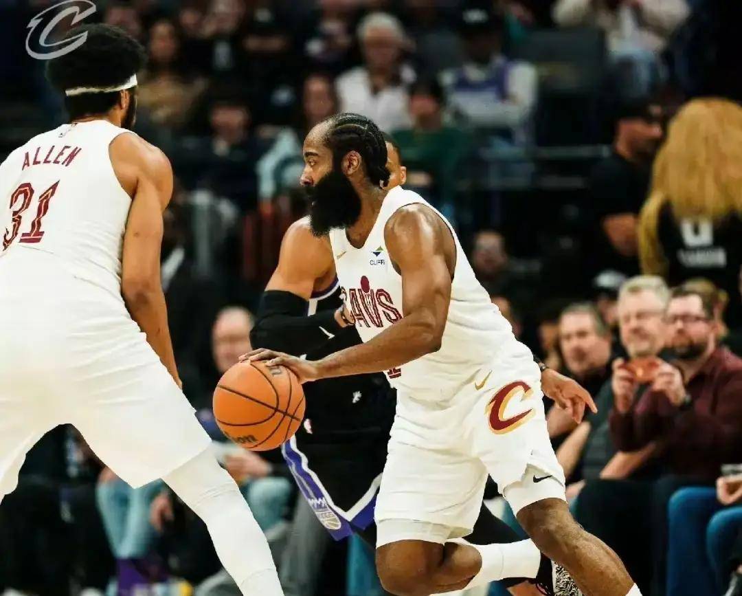 包含哈登在掘金比赛中夺冠里程碑夜新疆广汇止住颓势，网友：深圳男篮豪取连胜备战欧冠的词条